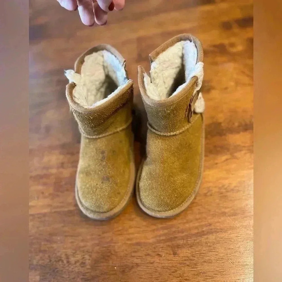 Koolaburra by Ugg tan short boots size 12 - Picture 2 of 8